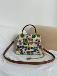 Picture of Valentino Handbags _SKUfw209923190fw